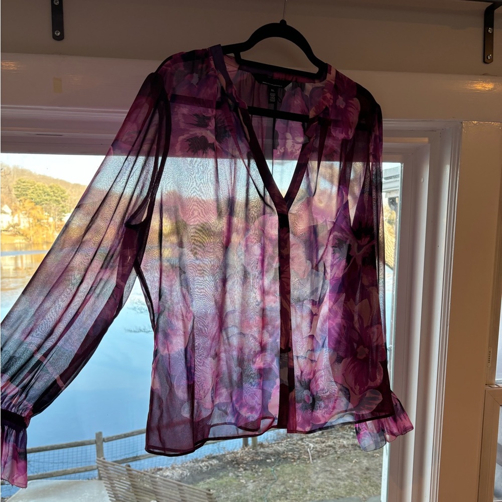 Size XL White House black Market blouse